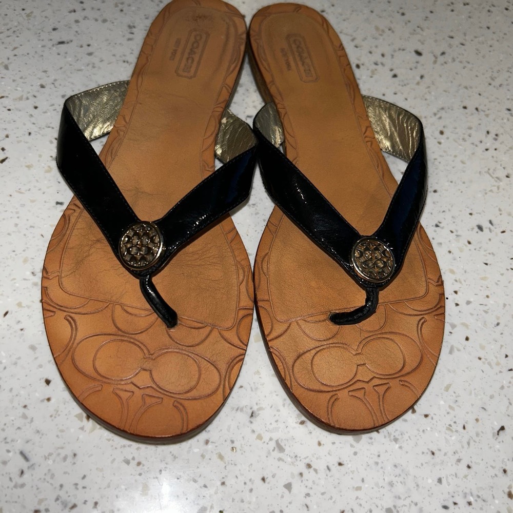 Coach Charm Sandals SZ 7.5b